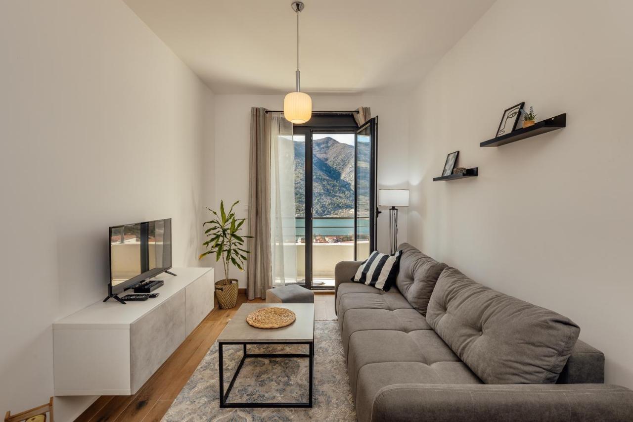 Lana Sea View Apartment โกตอร์ ภายนอก รูปภาพ